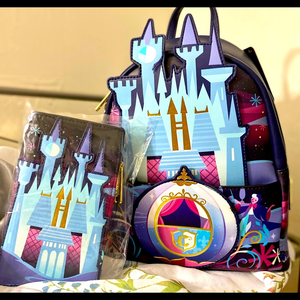 Cinderella castle 3-D Loungefly backpack + matching wallet NWT